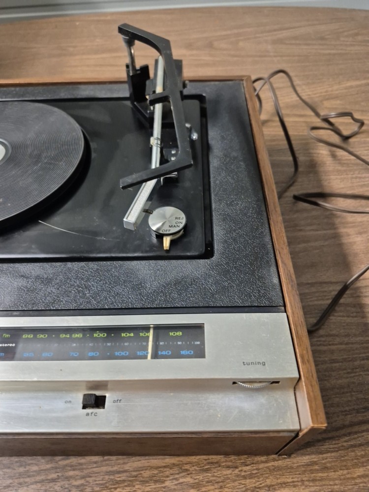 Zenith Compact Stereo System Am/fm Record Player D583 Read Description