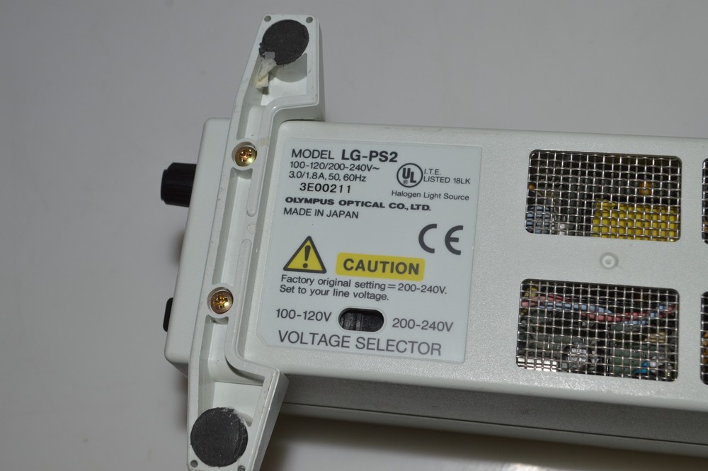 Olympus LG-PS2 FIBER OPTIC HALOGEN LIGHT SOURCE (QPY47)