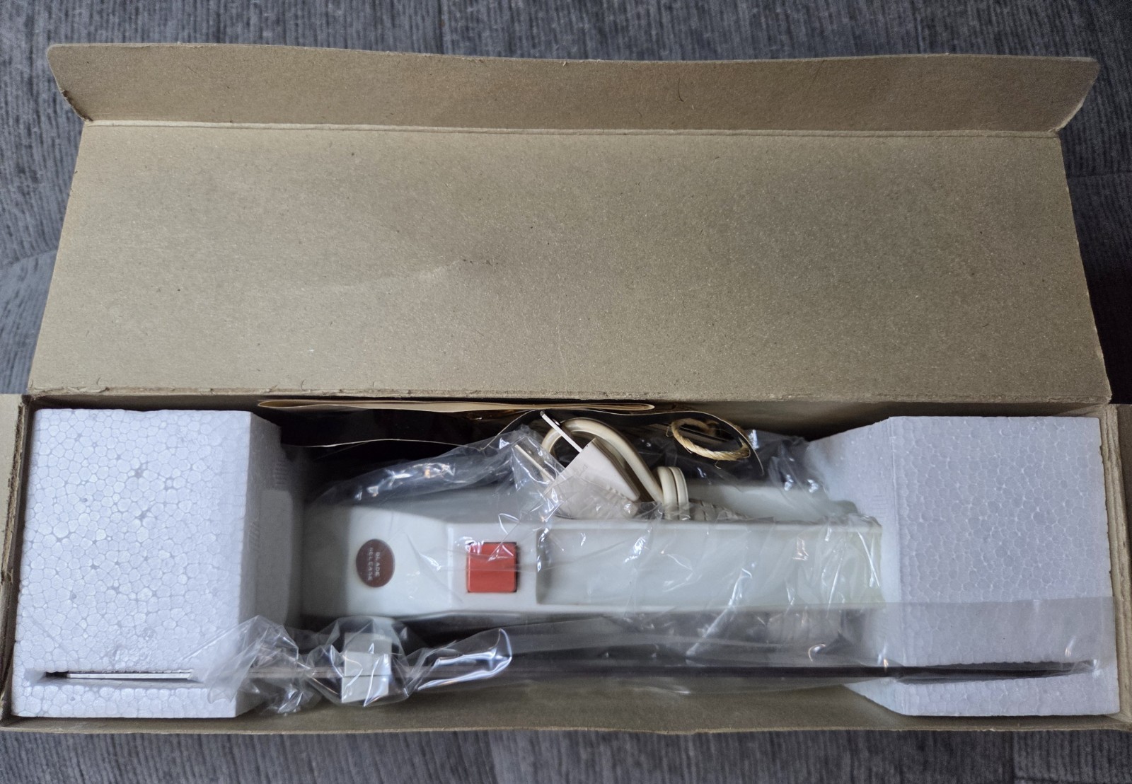 Vintage Robeson The Slicer Lightweight Balance Deluxe Electric Knife OPEN BOX