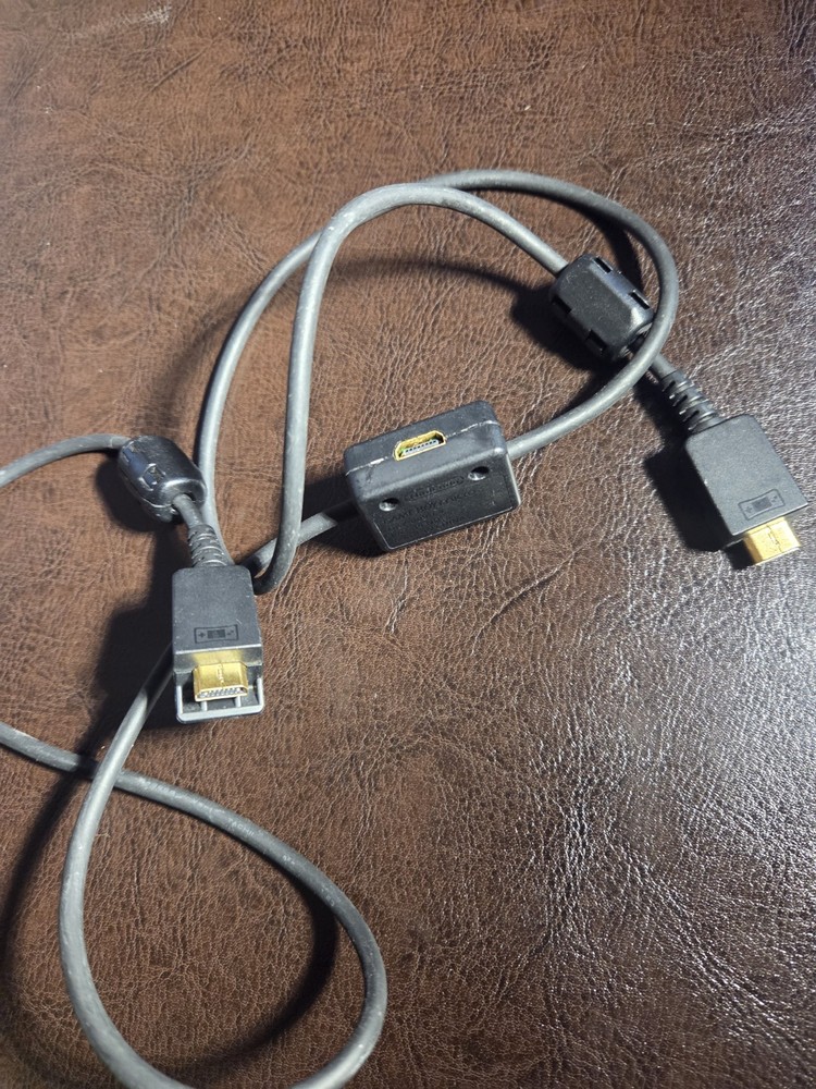 Gameboy Micro Multiplayer Adaptor Link Cable OXY-008 E4. Official OEM Nintendo