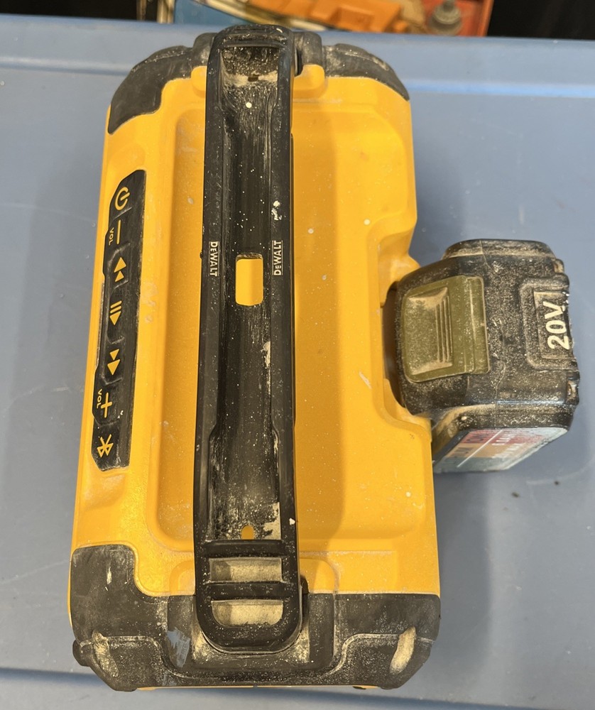 DeWalt DCR010 20-Volt Max Bluetooth Speaker W/battery