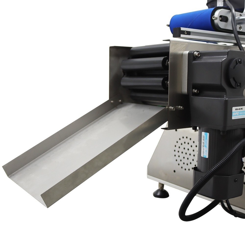 Horizontal Automatic Labeling Machine with Conveyor System for Bottles Labeling