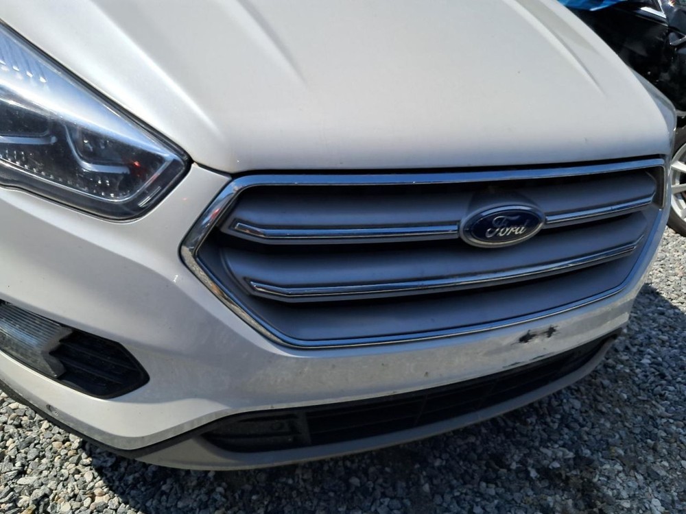 ESCAPE 2018 Glove Box 4800513
