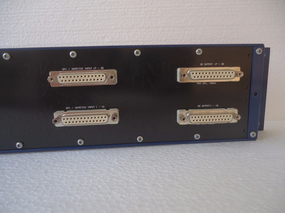 NETWORK VIKINX 2U CONTROL PANEL 32-ProS INCLUDING UNIVERSAL POWER SUPPLY