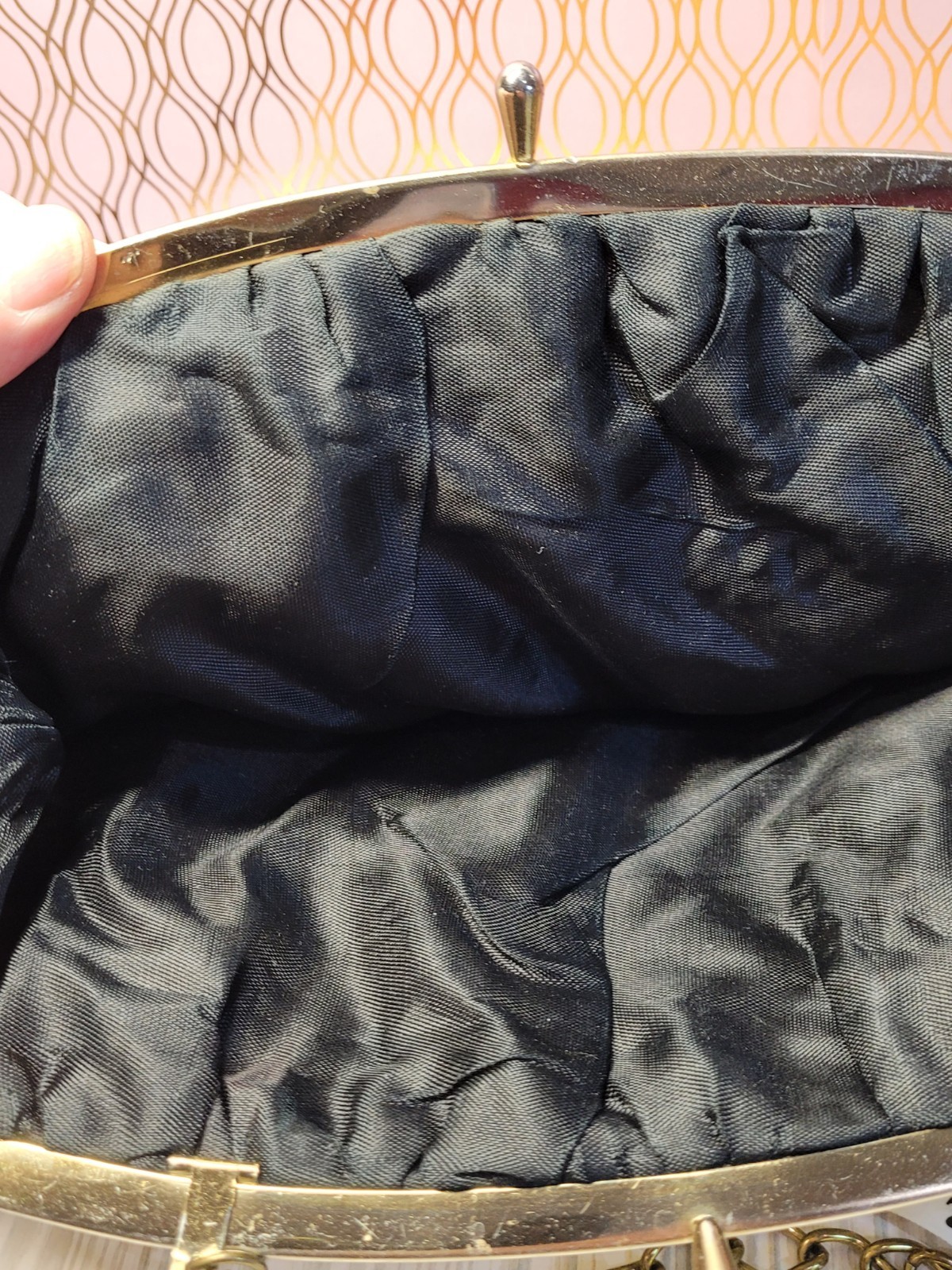 Vintage 1950s 1960s Cream Satin Clutch Purse Gold Chain Kiss Lock