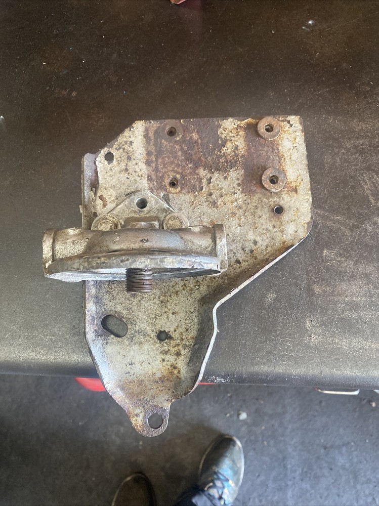 Fuel filter bracket
