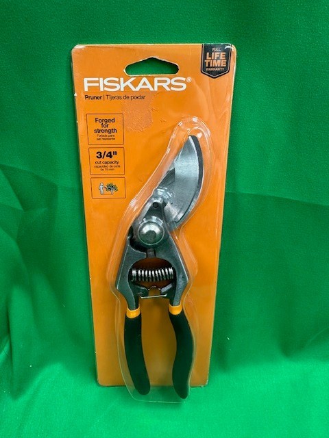 FISKARS PRUNER Shears Forged for Strength Standard Pruning 3/4” Cut Capacity E9