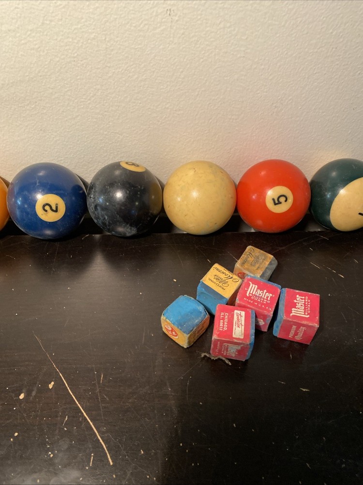 Full Set Pool Billiard Balls With Chalk
