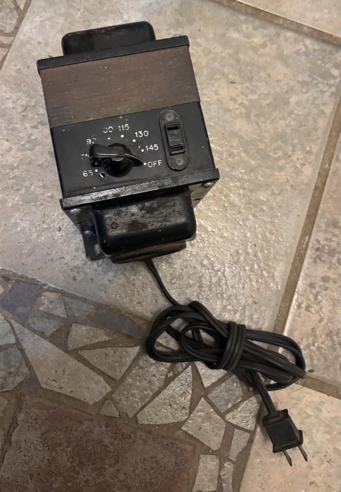 PV-442 Line Adjuster Variable Transformer, variable