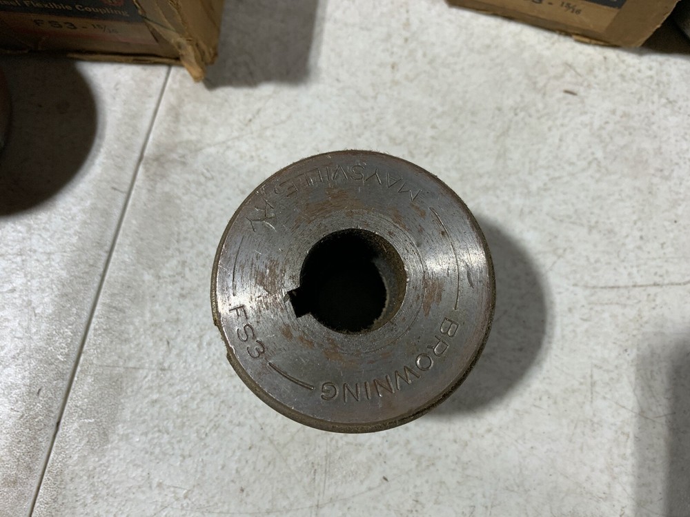 One Browning FS3 15/16" Flexible Coupling Both Halves & Bushing, NOS