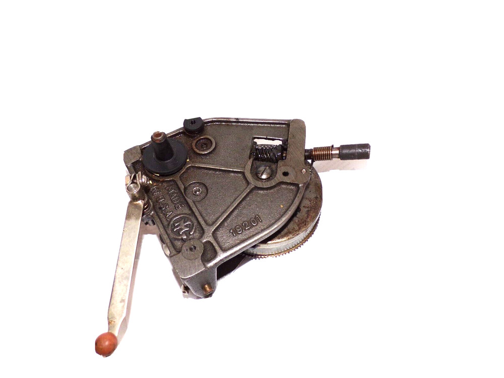 PORTABLE DISC PHONOGRAPH SINGLE SPRING MOTOR
