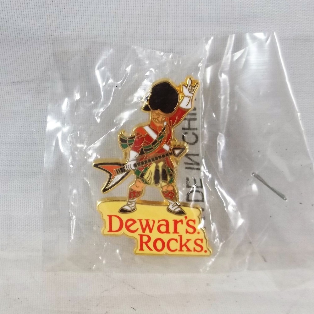 Dewar's Rocks Lapel Pin