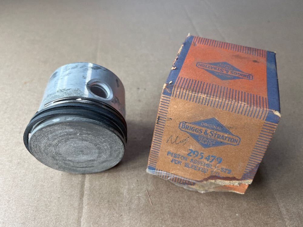 Briggs & Stratton 295479 Piston