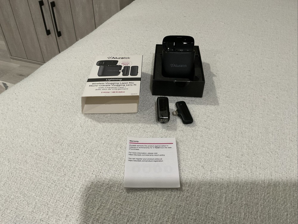 Aluratek Wireless Vlogging Lapel Mic (Lightning - AWLML01F