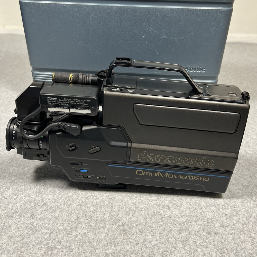 Panasonic OmniMovie VHS PV-320D Handheld Camcorder W/ Original Case Untested