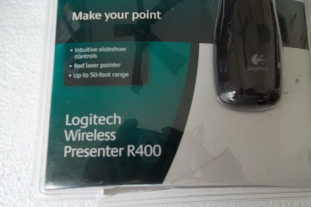 Logitech Wireless Presenter R400 50' Range Receiver Laser Pointer 910-00135 NEW
