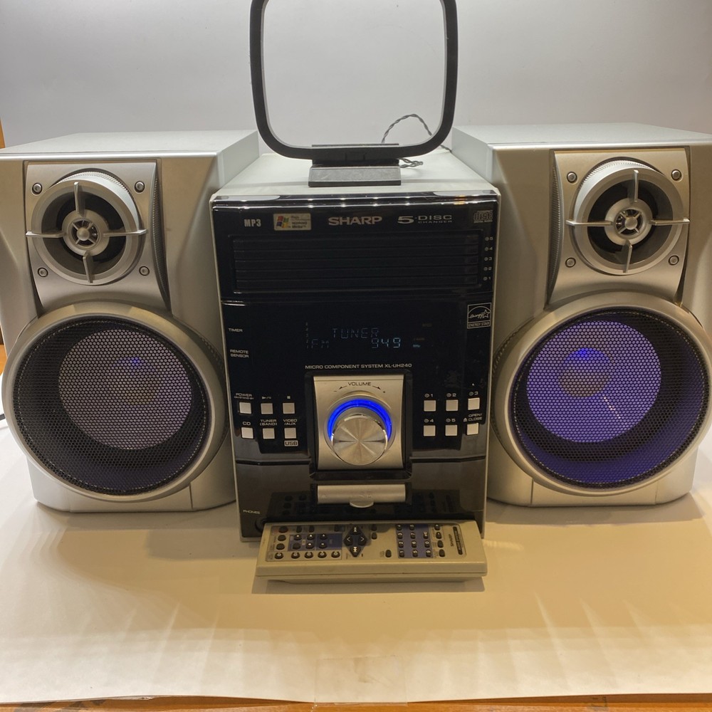Sharp Micro Stereo System 5 CD Player / MP3 / Video / Aux / USB Model XL-UH240