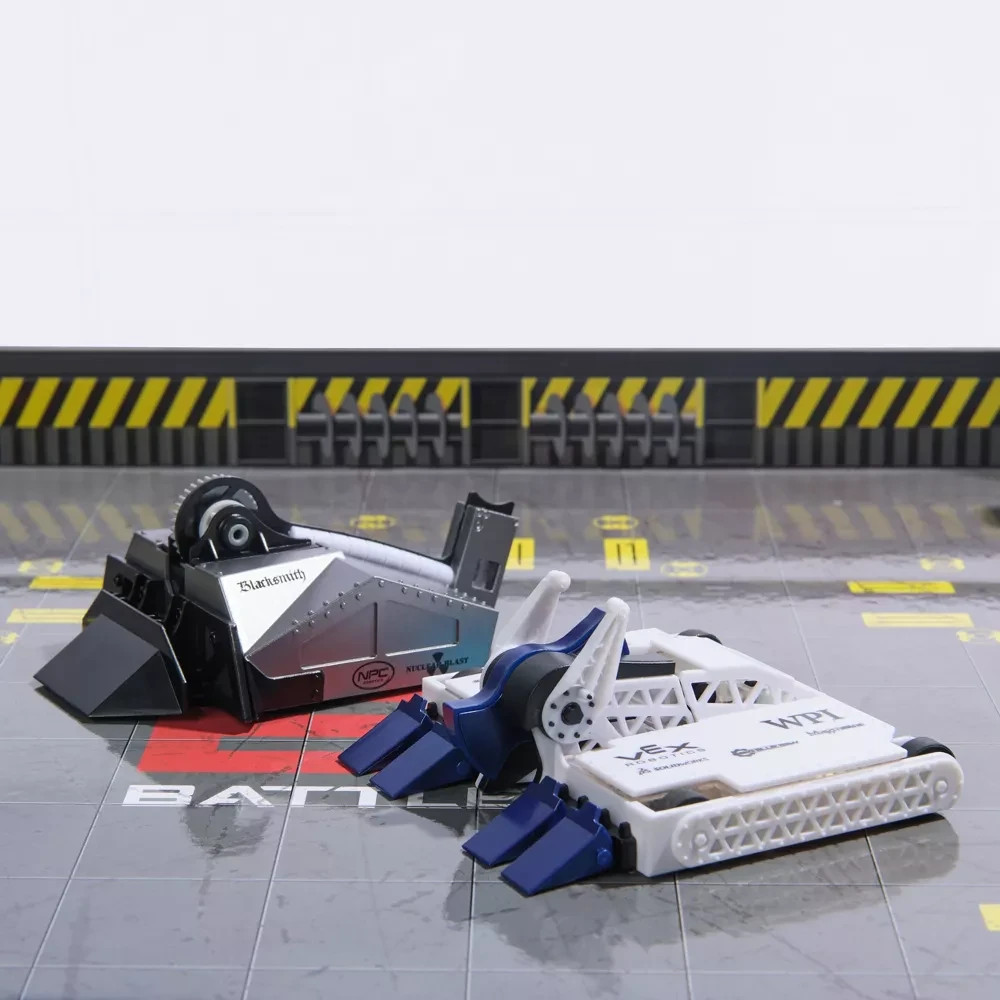 New HEX BOTS BattleBots Arena Bite Force & Blacksmith Remote Control Robot Toy