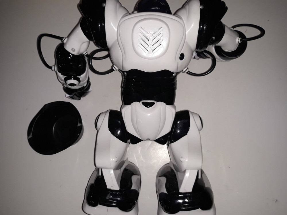 Robosapien Interactive Humanoid Remote Control Robot 14" Toy No Remote Untested