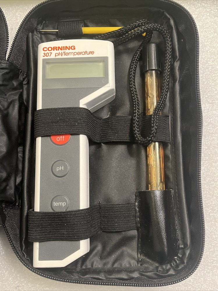 Corning 307 Portable pH / Temperature Meter with 476600