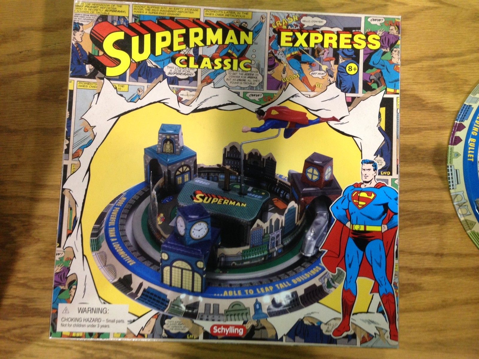 SUPERMAN Schylling WIND UP TIN TOY STREAMLINE TRAIN Superman Express MIB