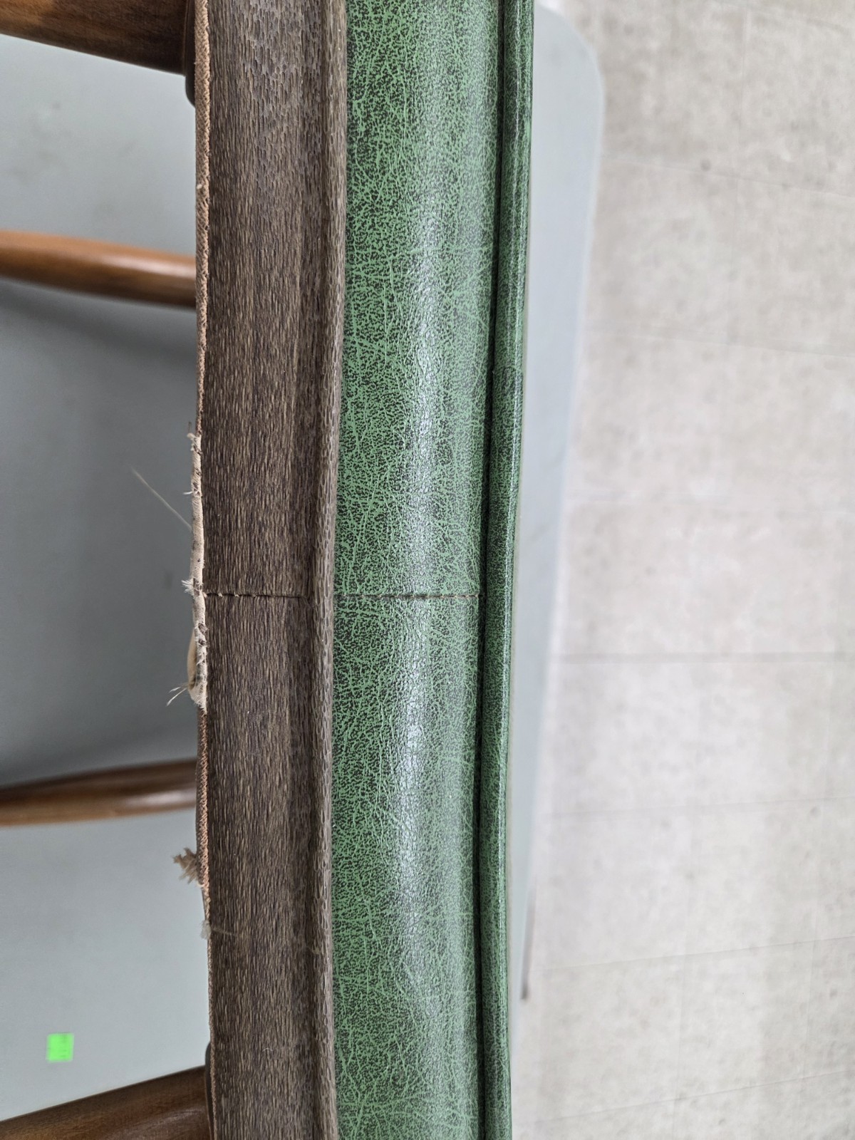 VINTAGE WONDERFUL MID CENTURY, AVOCADO GREEN VINYL, FOOT STOOL WITH LEGS!