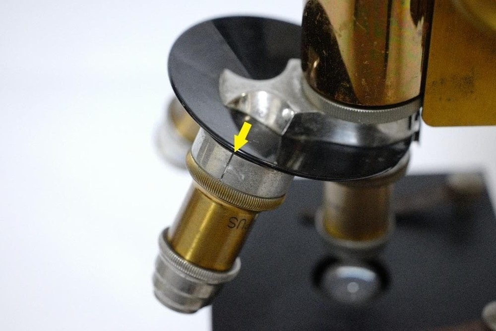 Antique Microscope Olympus “Mizuho” Microscope Height: approx. 28 cm