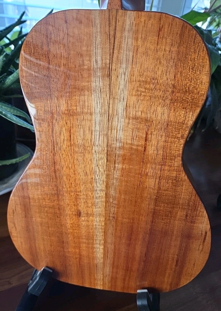 Kanile'a KSR T Tenor Ukulele Solid Koa Gloss with Case