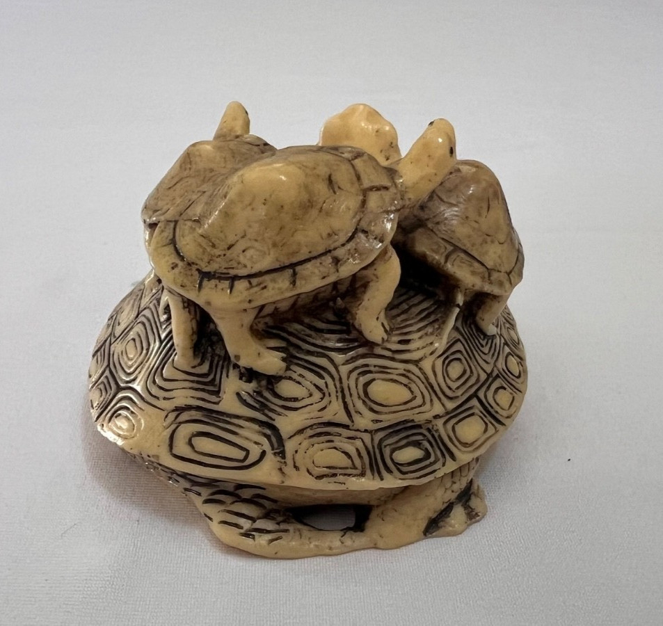 VINTAGE HAND CARVED NETSUKI TURTLE WITH BABIES