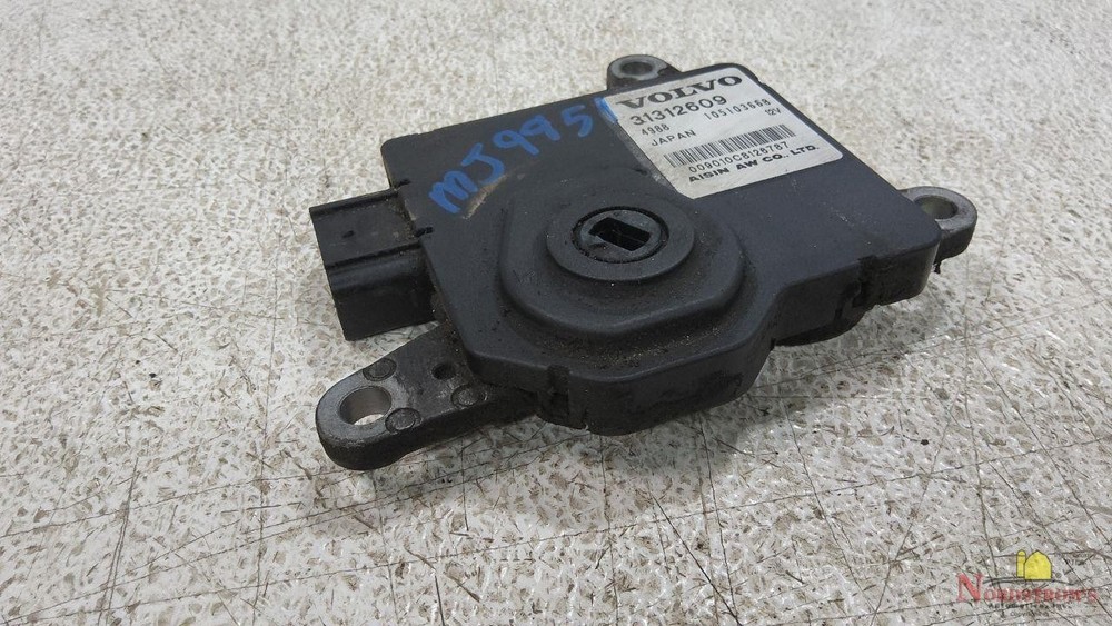 BODY CONTROL MODULE COMPUTER 2012 S60
