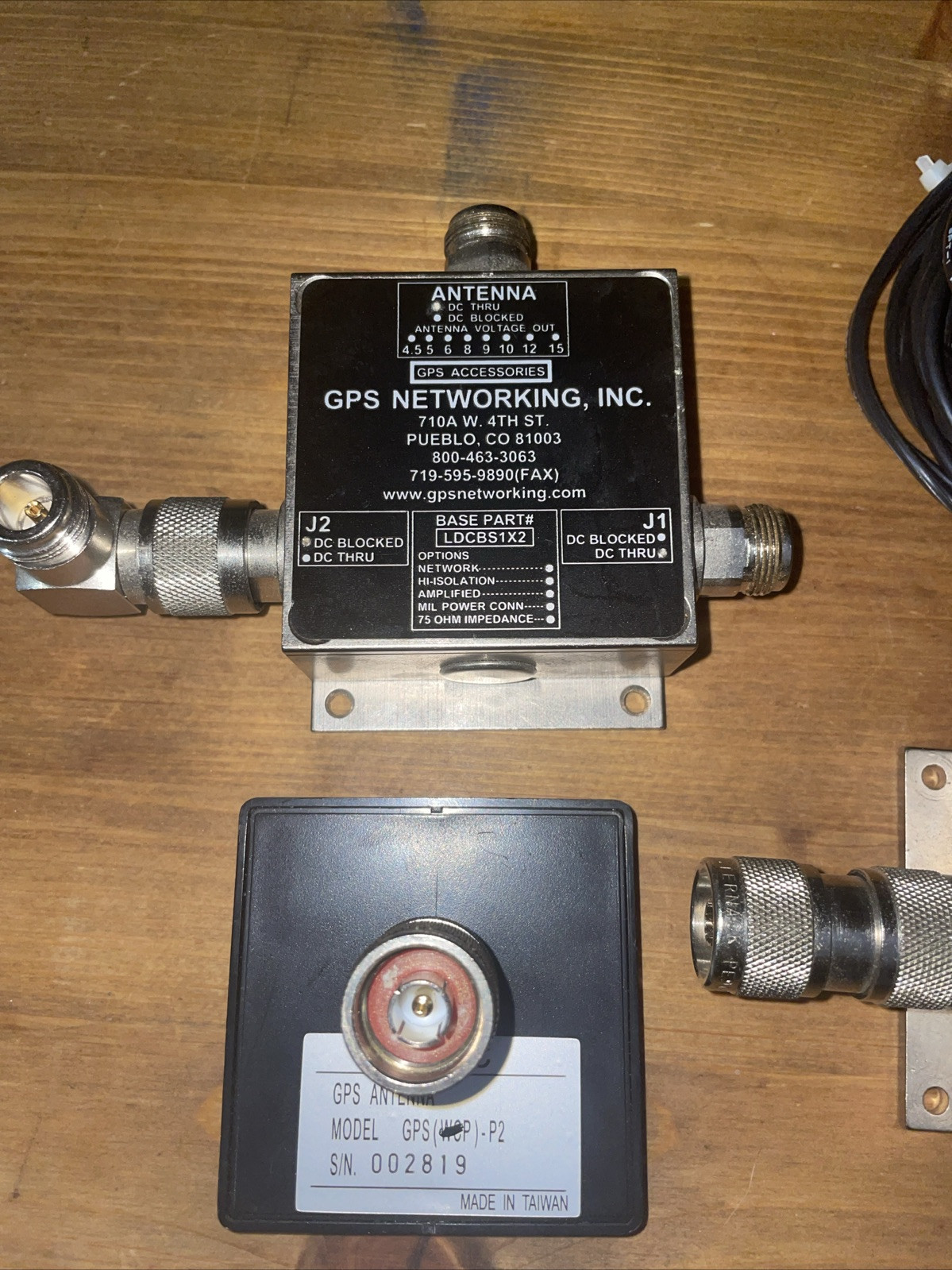 GPS LDCBS1X2 & LA20 Networking La20 Power Supply And Gps Antenna With Adapters
