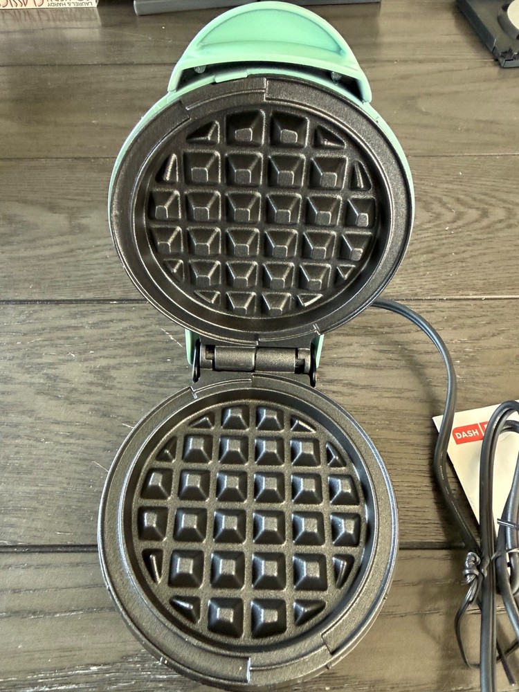 Hamilton Beach 3 in 1 Egg Cooker and Dash Mini Waffle Maker