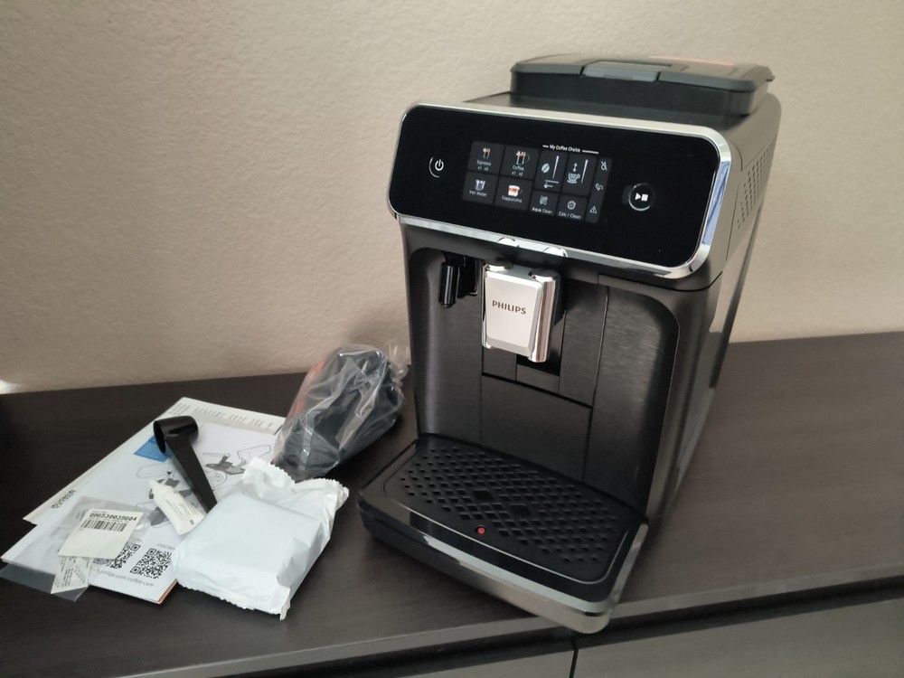 Philips 2300 Series Fully Automatic Espresso Machine with LatteGo milk system