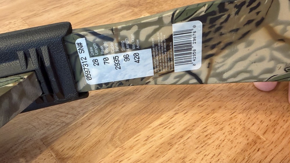 PSE Nova Compound Bow, Right hand, Mossy Oak Camo with CASE
