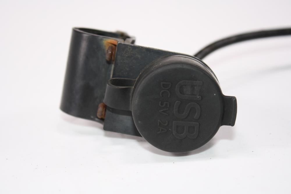 08 BMW R1200R USB Plug Adapter DC 5V 2A