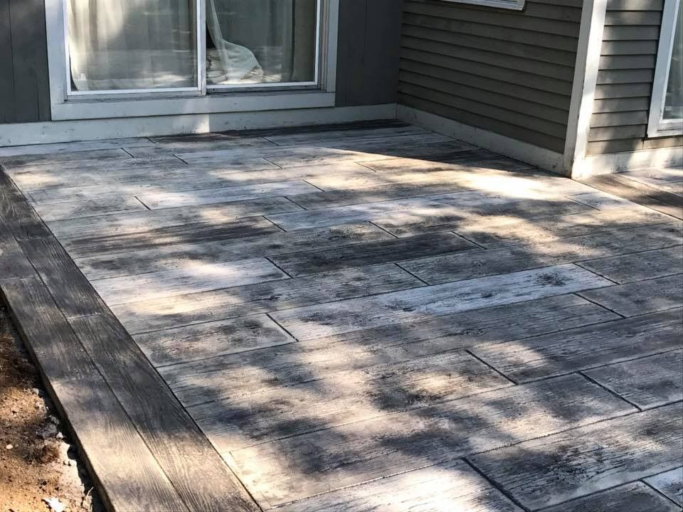 Centennial Plank Concrete Stamp Single by Walttools (Rigid/Green/4ft)