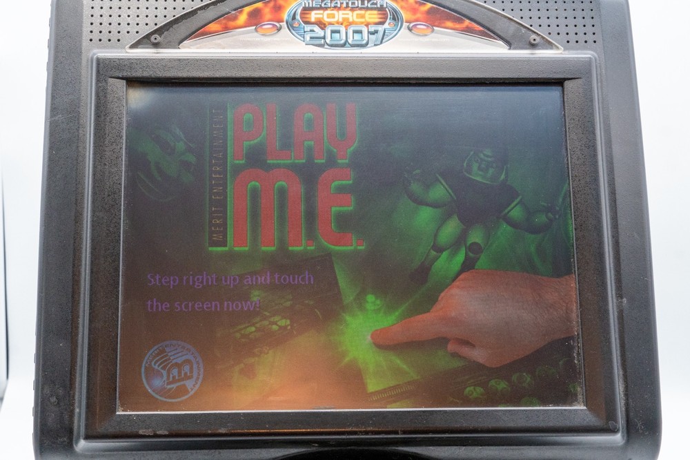 2007 MegaTouch EVO 15" LCD Megatouch Touchscreen Bartop Game