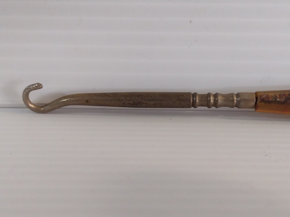 Vintage Metal Crochet Hook Needle Point Button Hook Marble Designed Handle