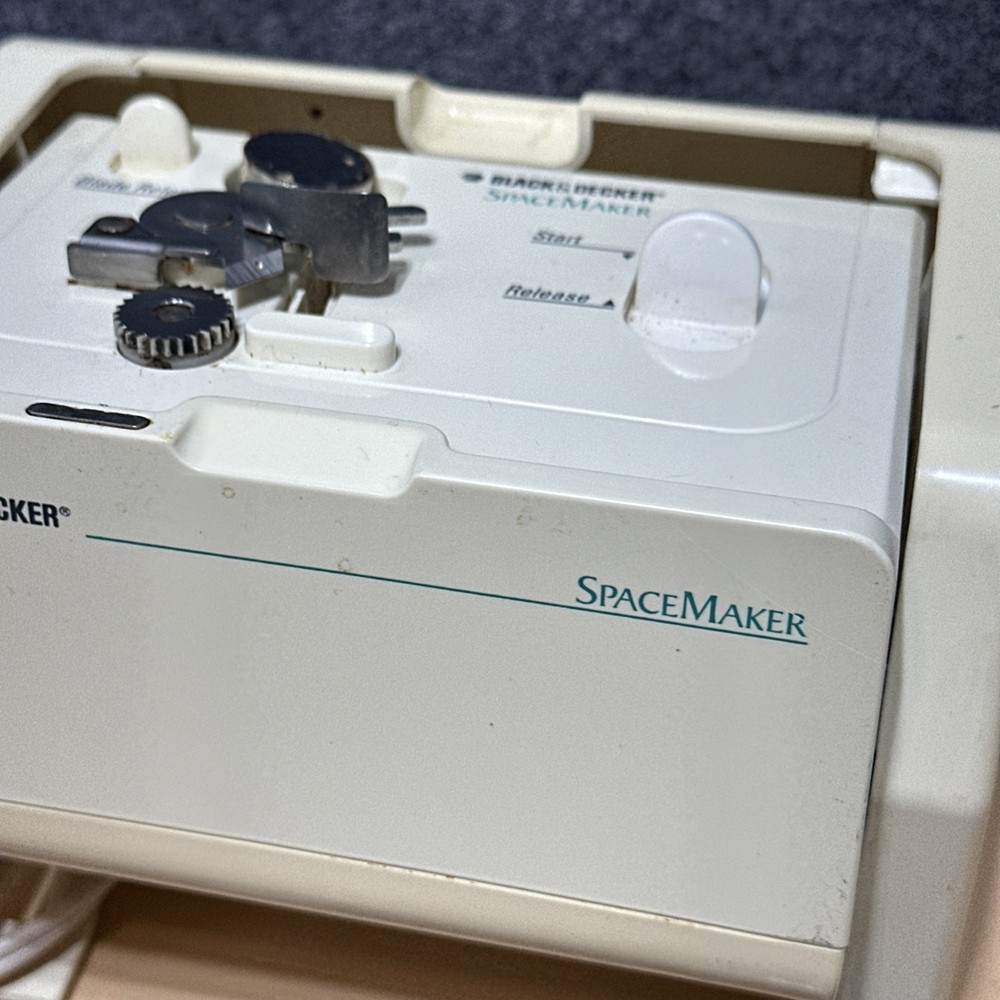 Black And Decker Space Maker Can Opener EC 600 Type 2