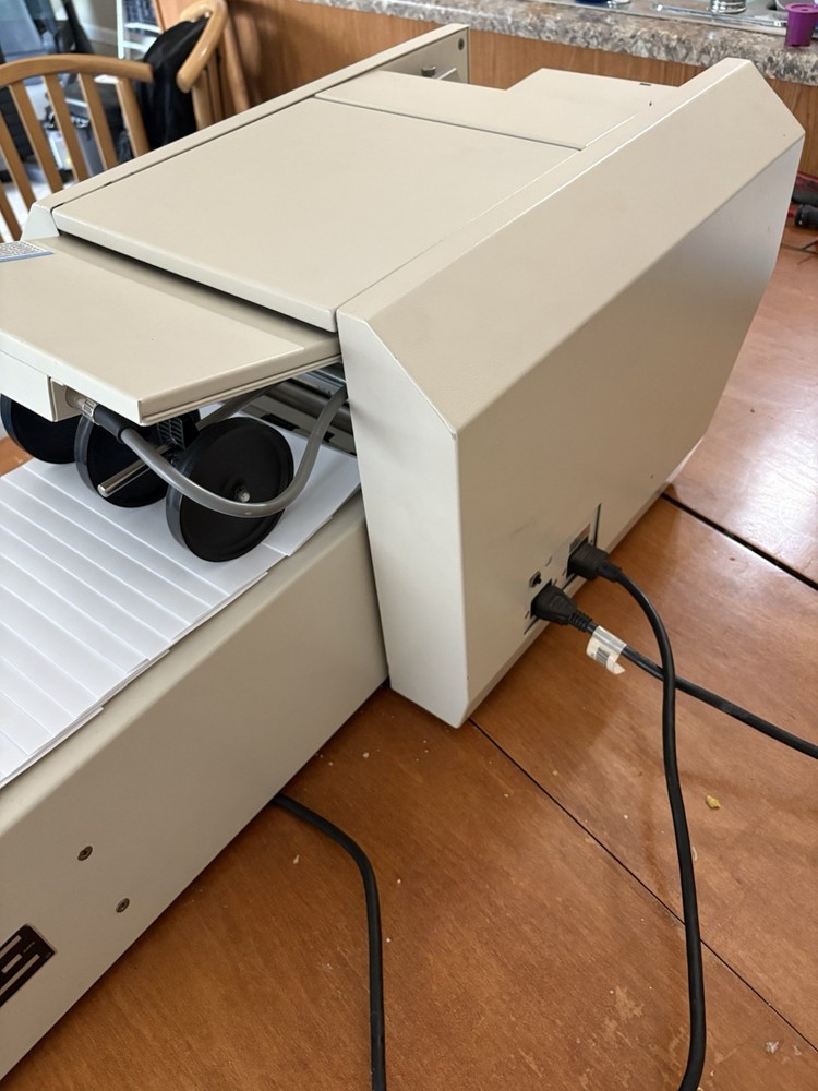 FORMAX FD2052 High-Volume Folder Sealer w/Conveyor