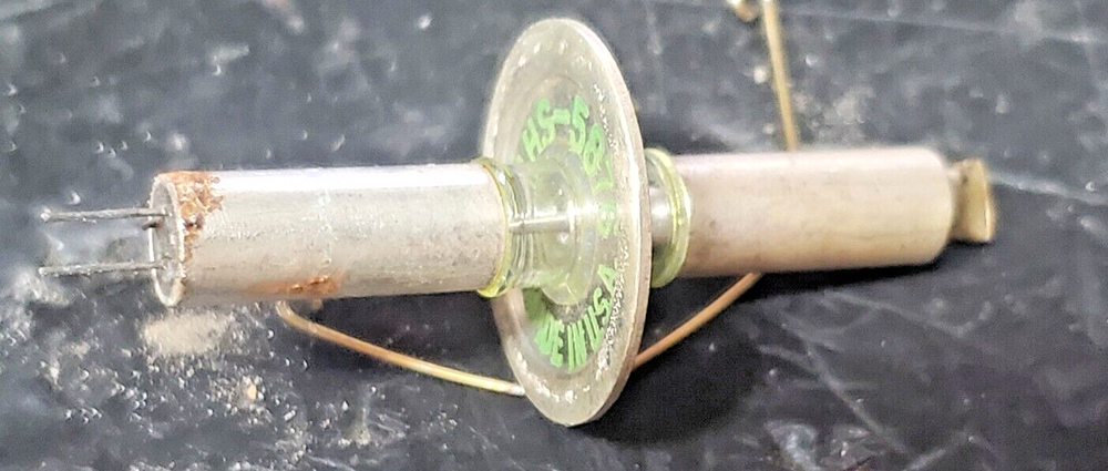 1960s US vintage UHF missile transmitter part with 2X JHS-5876 triodes 8133359