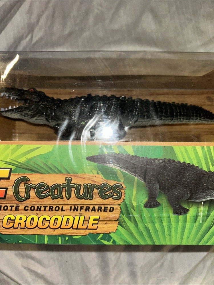 World tech toys RC creatures remote controlled INFRARED crocodile