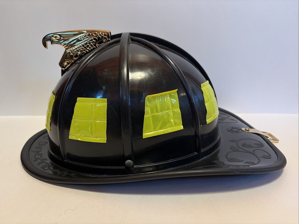 Real FireFighters Helmet with Eagle Emblem ~ Great Condition