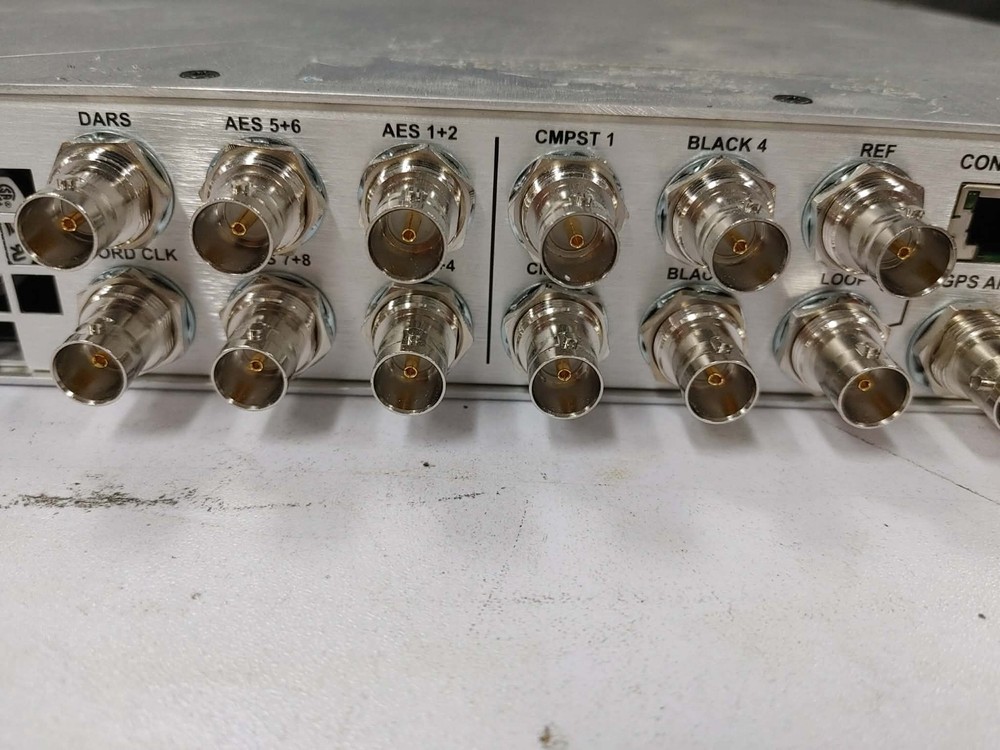 Tektronix spg8000A Master Sync/Clock GPS HD SDI Multi Format Reference Generator