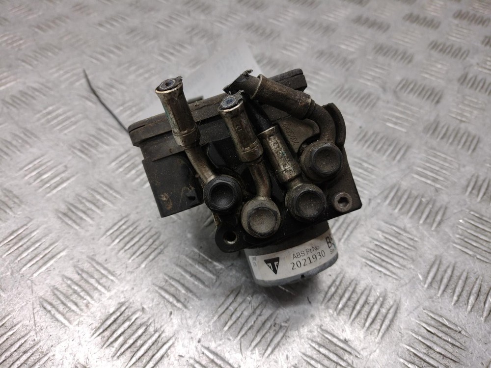 2015 TRIUMPH THRUXTON THRUXTON 1200 R ABS PUMP