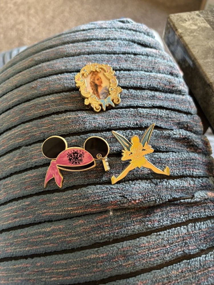 Disney Tinker Bell Dangle Pin Set