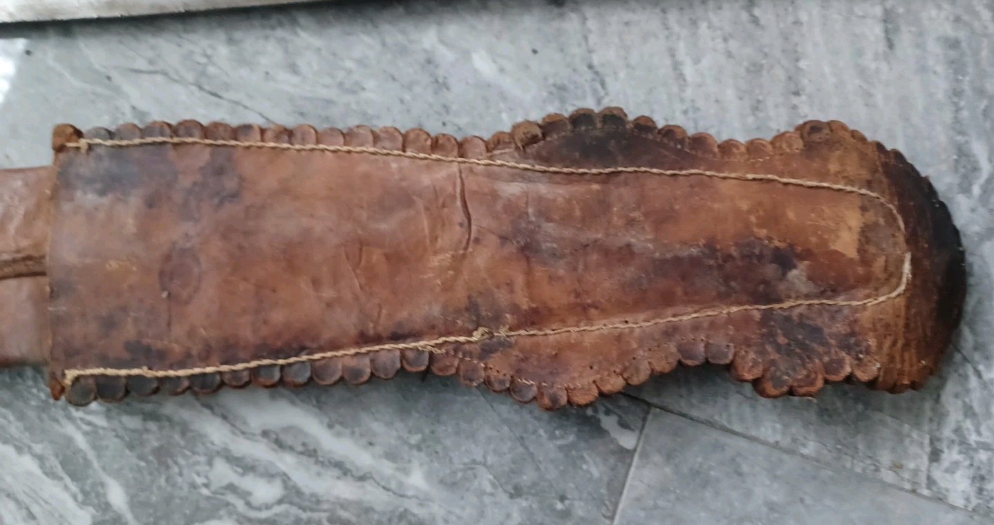 Antique Spanish Guerrero de la Costa short sword with scabbard