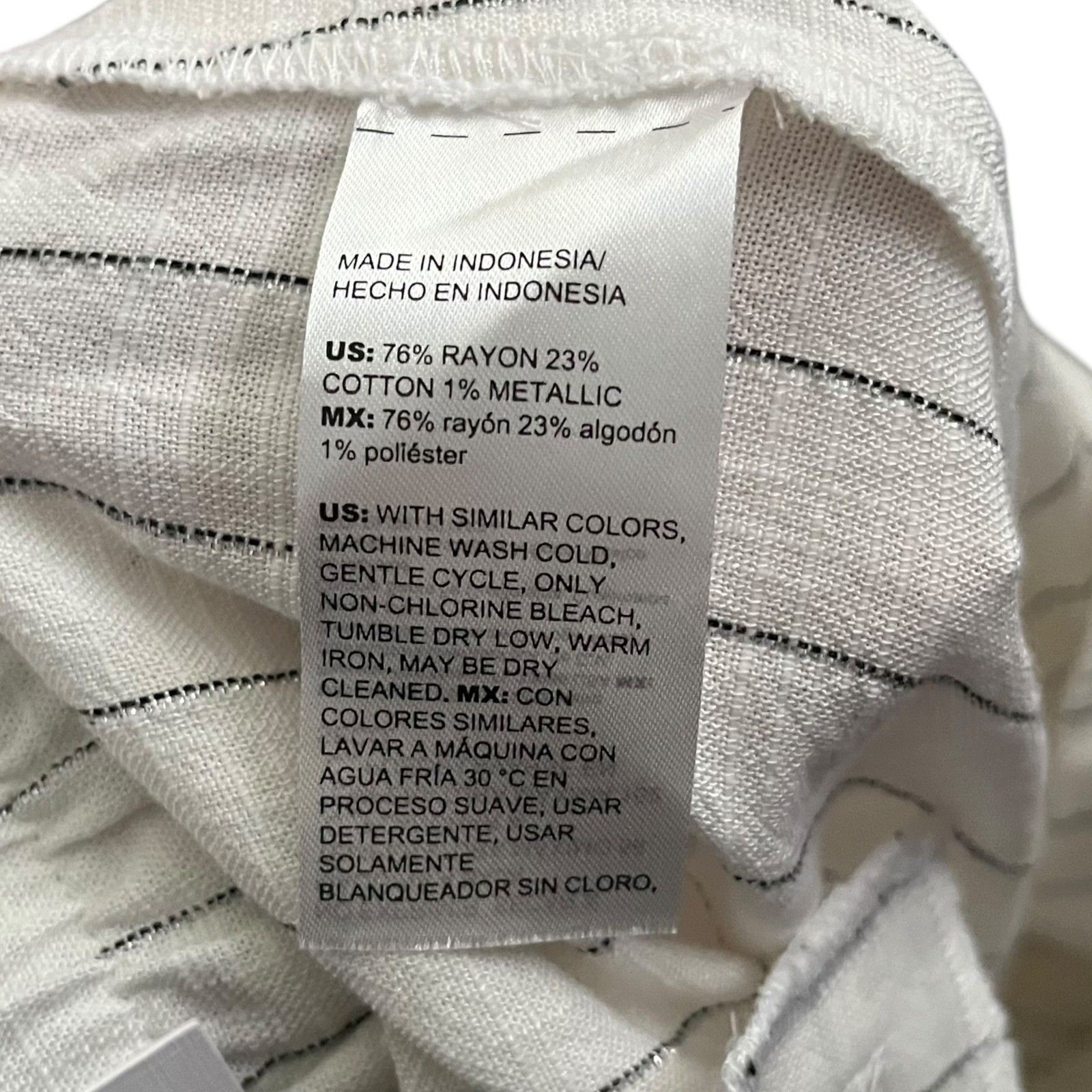 Chico's Size 2 US 12 Pull On Crop Fashion Pants Straight Metallic Stripes NEW