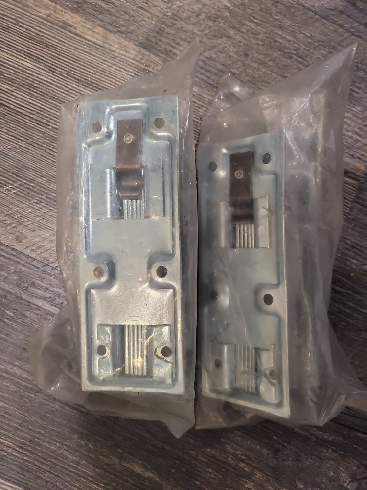 Two Major Manufacturing 76 6" Locking Surface Bolt 1-1/8" Throw - New Polybag