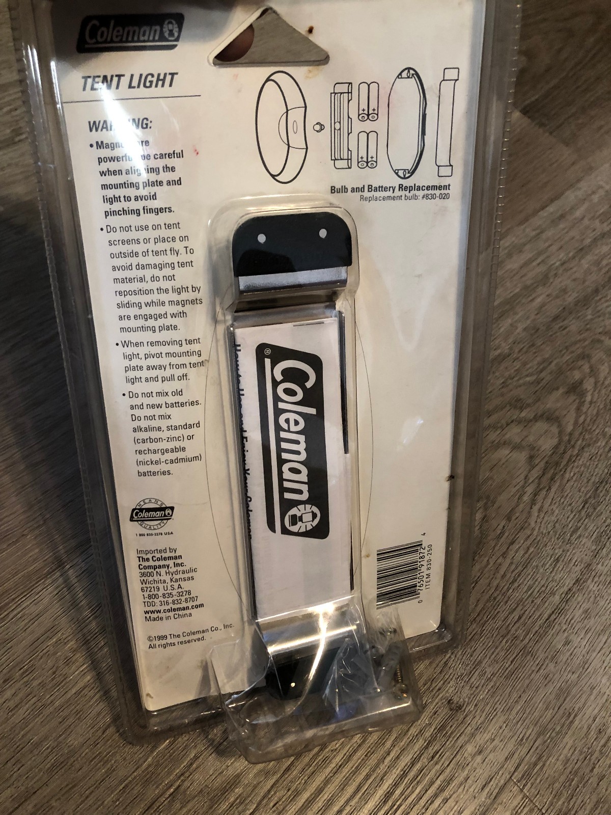 Coleman Tent Light - 830A250T NEW SEALED IN PACKAGE